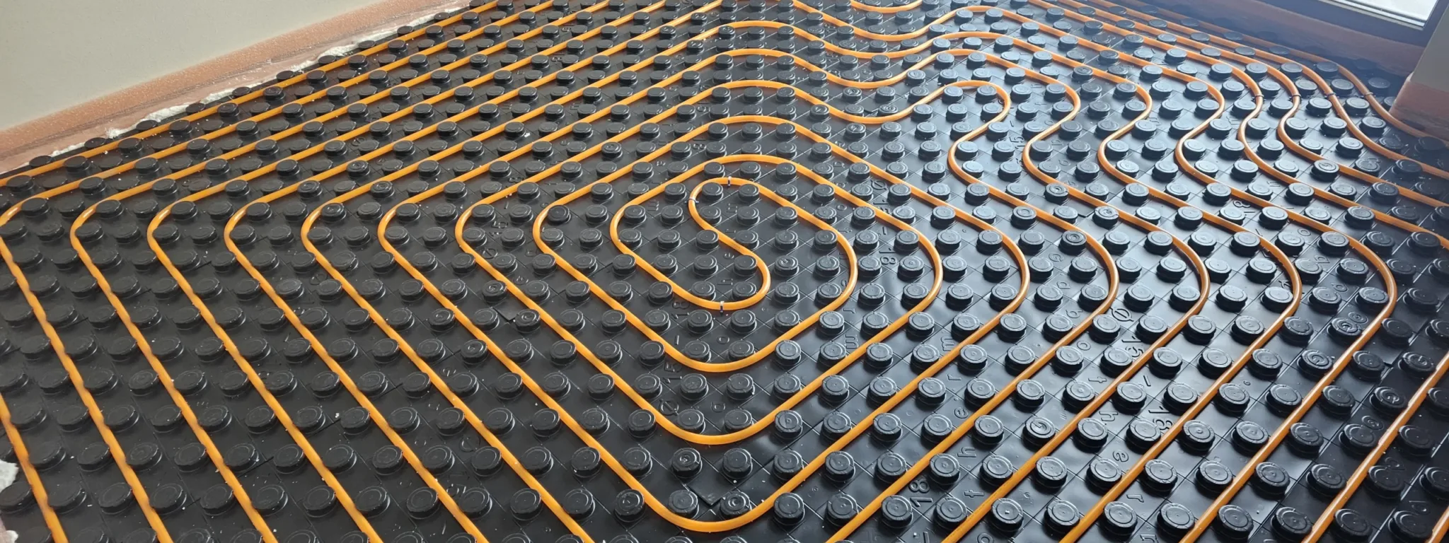 <strong>Podlahové topení a chlazení</strong>